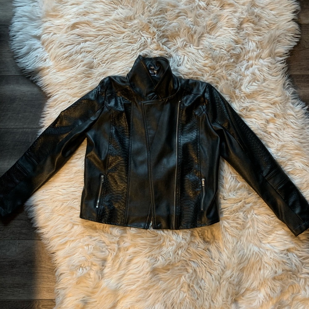 Women’s leather jacket